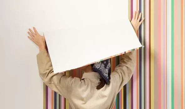 Fixing of wall papers